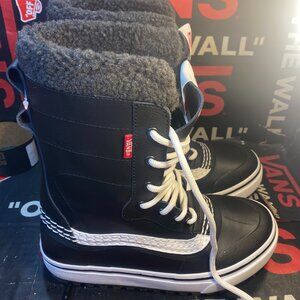 Vans Men's 4.5/Women's 6 MTE Standard Snow Black/White VN0A5JI1Y28